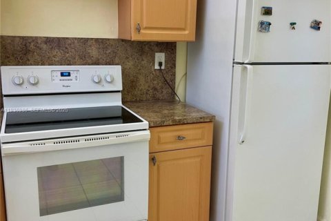 Apartment in Miami, Florida 2 bedrooms, 109.25 sq.m. № 1994826 - photo 3