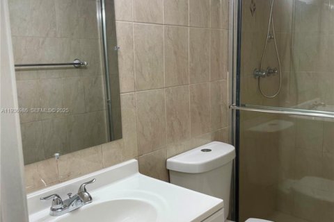 Apartment in Miami, Florida 2 bedrooms, 109.25 sq.m. № 1994826 - photo 13