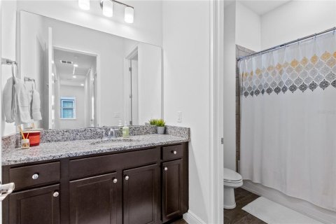 House in Orlando, Florida 3 bedrooms, 184.04 sq.m. № 2402781 - photo 16