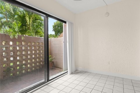 Copropriété à vendre à Miami, Floride: 2 chambres, 92.9 m2 № 2000034 - photo 12