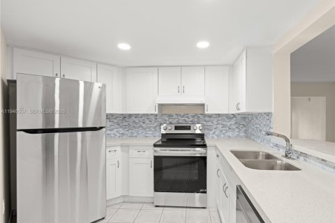 Copropriété à vendre à Miami, Floride: 2 chambres, 92.9 m2 № 2000034 - photo 4