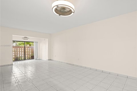 Copropriété à vendre à Miami, Floride: 2 chambres, 92.9 m2 № 2000034 - photo 6