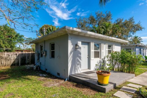 Villa ou maison à louer à Fort Lauderdale, Floride: 2 chambres, 74.88 m2 № 2060740 - photo 21