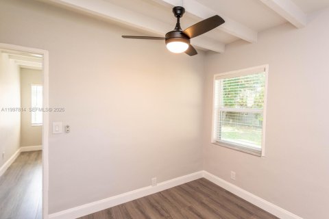 Villa ou maison à louer à Fort Lauderdale, Floride: 2 chambres, 74.88 m2 № 2060740 - photo 13
