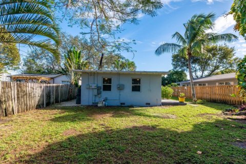 Villa ou maison à louer à Fort Lauderdale, Floride: 2 chambres, 74.88 m2 № 2060740 - photo 18