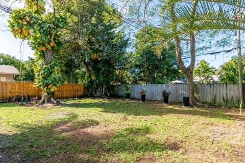 Villa ou maison à louer à Fort Lauderdale, Floride: 2 chambres, 74.88 m2 № 2060740 - photo 19