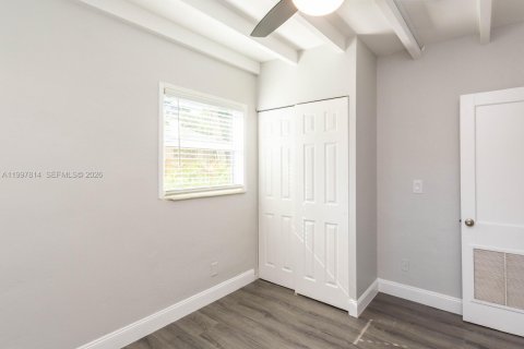 Villa ou maison à louer à Fort Lauderdale, Floride: 2 chambres, 74.88 m2 № 2060740 - photo 15