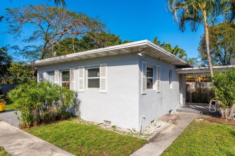 Villa ou maison à louer à Fort Lauderdale, Floride: 2 chambres, 74.88 m2 № 2060740 - photo 20