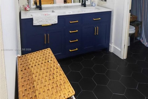 Condominio en alquiler en Hollywood, Florida, 2 dormitorios № 2071102 - foto 17