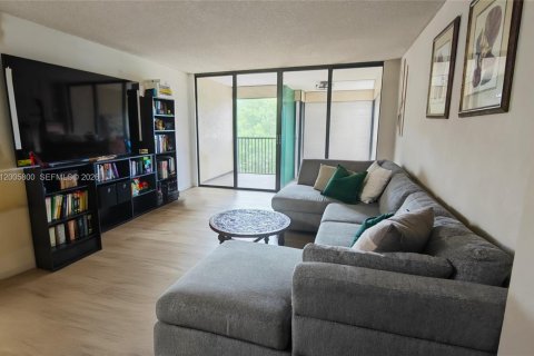 Condominio en alquiler en Hollywood, Florida, 2 dormitorios № 2071102 - foto 2