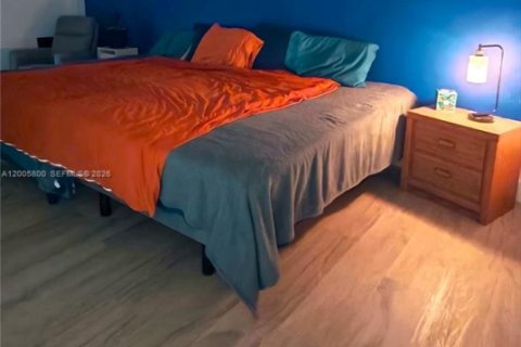 Condominio en alquiler en Hollywood, Florida, 2 dormitorios № 2071102 - foto 8