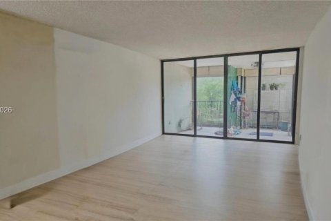 Condominio en alquiler en Hollywood, Florida, 2 dormitorios № 2071102 - foto 3