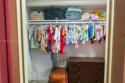 Condominio en alquiler en Hollywood, Florida, 2 dormitorios № 2071102 - foto 13