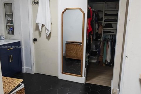 Condominio en alquiler en Hollywood, Florida, 2 dormitorios № 2071102 - foto 14