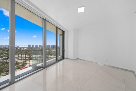 Condo in Sunny Isles Beach, Florida, 2 bedrooms  № 1864026 - photo 18