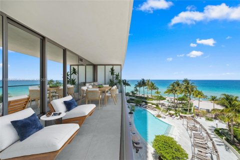 Condo in Sunny Isles Beach, Florida, 2 bedrooms  № 1864026 - photo 1