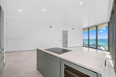 Condo in Sunny Isles Beach, Florida, 2 bedrooms  № 1864026 - photo 8
