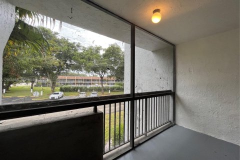 Condo in Plantation, Florida, 1 bedroom  № 2264918 - photo 12
