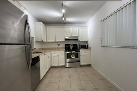 Condo in Plantation, Florida, 1 bedroom  № 2264918 - photo 4