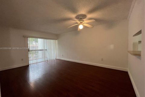 Condo in Plantation, Florida, 1 bedroom  № 2264918 - photo 6