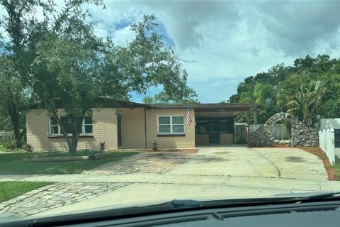 House in Tampa, Florida 3 bedrooms, 115.76 sq.m. № 2324410