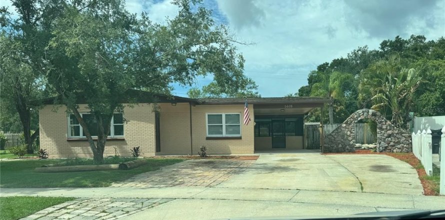 Villa ou maison à Tampa, Floride 3 chambres, 115.76 m2 № 2324410