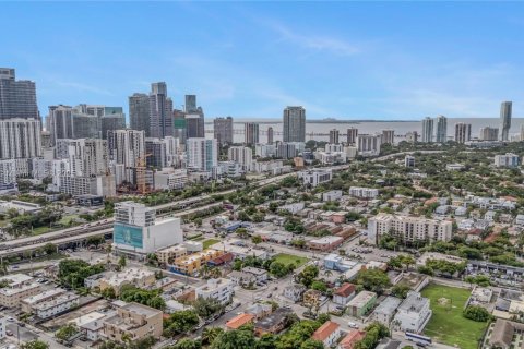 Apartamento en alquiler en Miami, Florida, 2 dormitorios, 102.19 m2 № 1967776 - foto 8