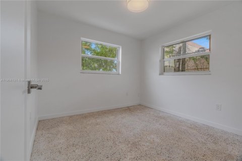 Apartamento en alquiler en Miami, Florida, 2 dormitorios, 102.19 m2 № 1967776 - foto 7