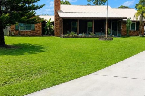 House in Port St. Lucie, Florida 3 bedrooms, 173.17 sq.m. № 2382449