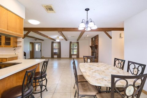 House in Port St. Lucie, Florida 3 bedrooms, 173.17 sq.m. № 2382449 - photo 5