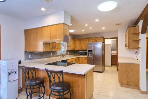 House in Port St. Lucie, Florida 3 bedrooms, 173.17 sq.m. № 2382449 - photo 4