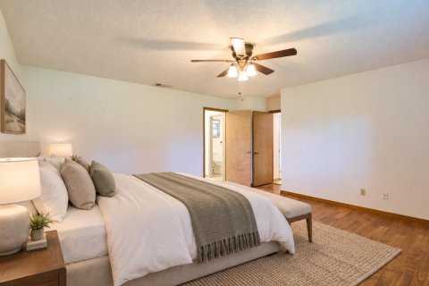 House in Port St. Lucie, Florida 3 bedrooms, 173.17 sq.m. № 2382449 - photo 17