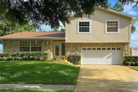 House in Orlando, Florida 3 bedrooms, 244.98 sq.m. № 1829282 - photo 1