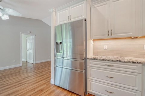 House in Sarasota, Florida 4 bedrooms, 187.11 sq.m. № 1873561 - photo 10