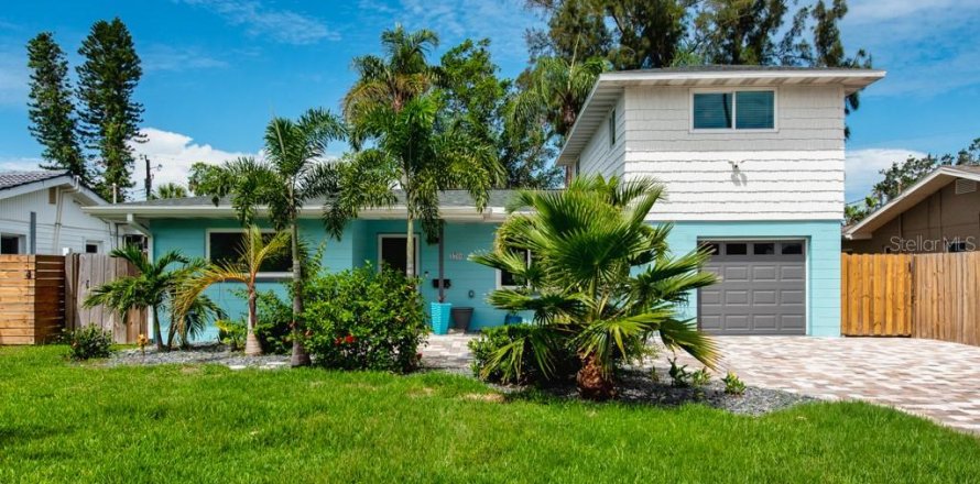 House in Saint Petersburg, Florida 3 bedrooms, 181.25 sq.m. № 1814976