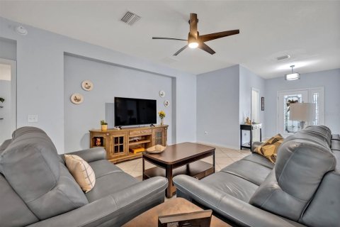 House in Summerfield, Florida 2 bedrooms, 146.32 sq.m. № 1816615 - photo 6