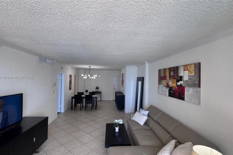 Condominio en venta en Hollywood, Florida, 1 dormitorio, 77.57 m2 № 2035503 - foto 9