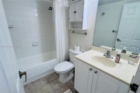 Condominio en venta en Hollywood, Florida, 1 dormitorio, 77.57 m2 № 2035503 - foto 30