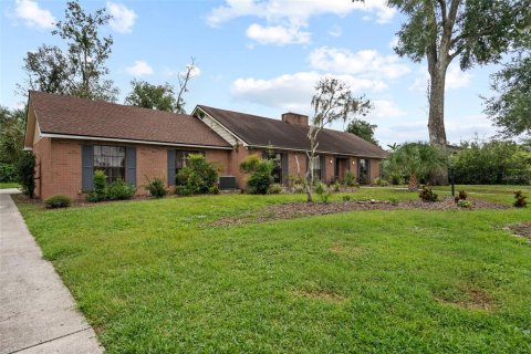House in Brandon, Florida 4 bedrooms, 242.66 sq.m. № 2398670 - photo 7