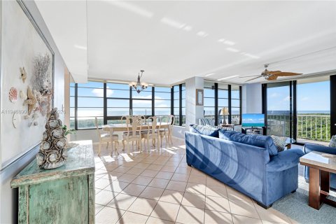 Condo in Marco Island, Florida, 2 bedrooms  № 2004824 - photo 8