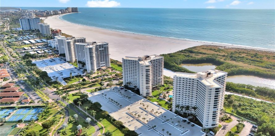 Condo in Marco Island, Florida, 2 bedrooms  № 2004824