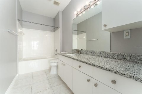 Condo in Tampa, Florida, 2 bedrooms № 2210979 - photo 17