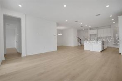 Villa ou maison à vendre à Apopka, Floride: 5 chambres, 285.77 m2 № 2400120 - photo 17