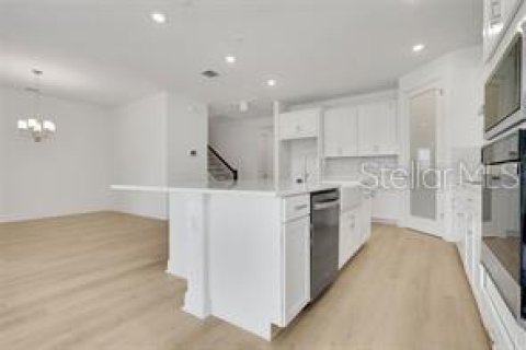 Villa ou maison à vendre à Apopka, Floride: 5 chambres, 285.77 m2 № 2400120 - photo 11