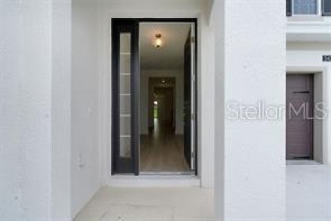 Villa ou maison à vendre à Apopka, Floride: 5 chambres, 285.77 m2 № 2400120 - photo 3