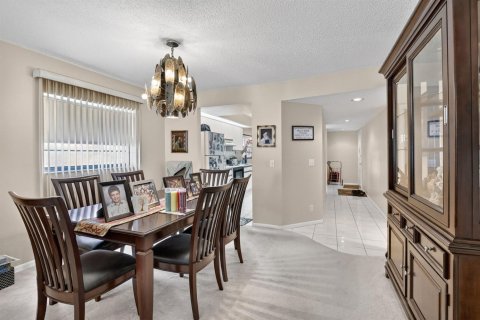 Condo in Pembroke Pines, Florida, 2 bedrooms № 2146772 - photo 13