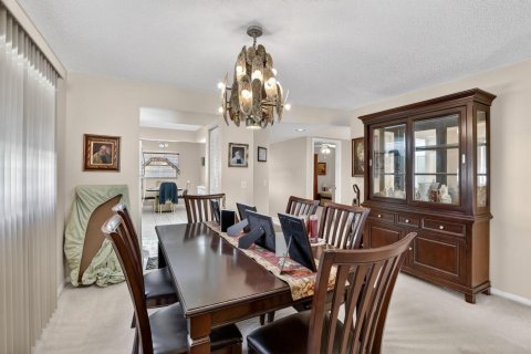 Condo in Pembroke Pines, Florida, 2 bedrooms № 2146772 - photo 14