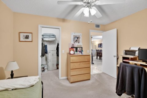 Condo in Pembroke Pines, Florida, 2 bedrooms № 2146772 - photo 27