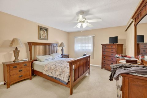 Condo in Pembroke Pines, Florida, 2 bedrooms № 2146772 - photo 19