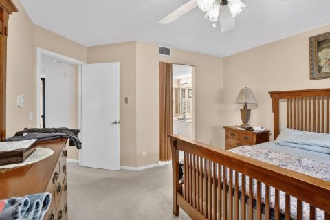 Condo in Pembroke Pines, Florida, 2 bedrooms № 2146772 - photo 21
